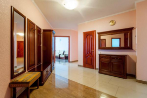  Large luxury 4-room apartment with a sauna, near the metro Levoberezhnaya  Киев